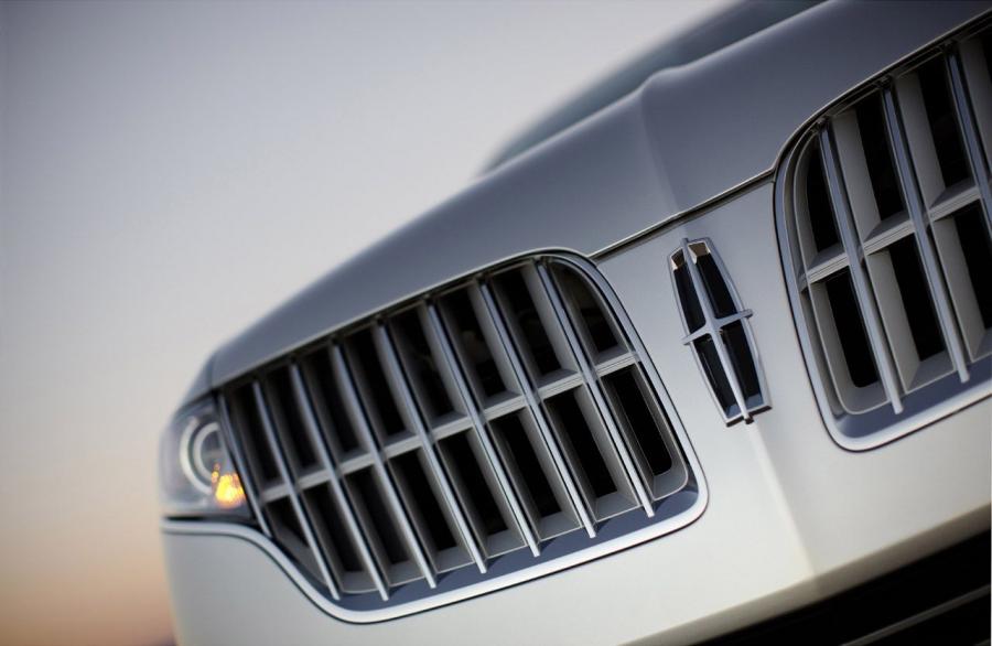 Детали экстерьера Lincoln MKT 2010 года  (фото 15 из 79)